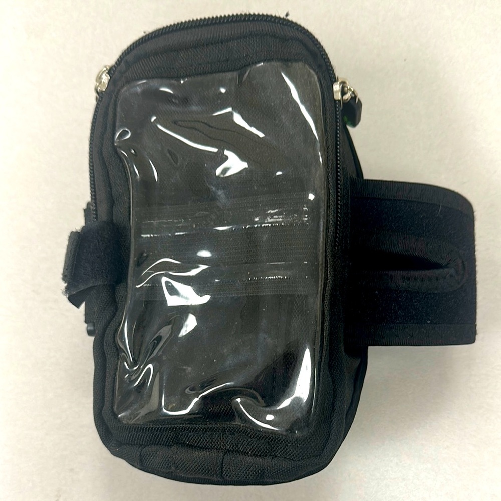 Avantree Large Trackpouch Sports Jogging & Trekking Armband for Mobile Phone